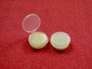 lipbalm-coconut-oil1