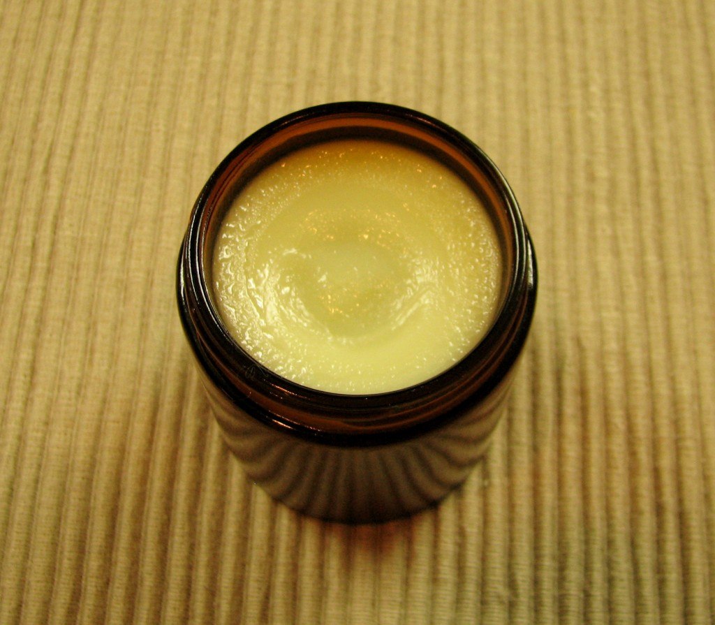 Homemade coconut oil muscle rub Homemade coconut oil muscle rub